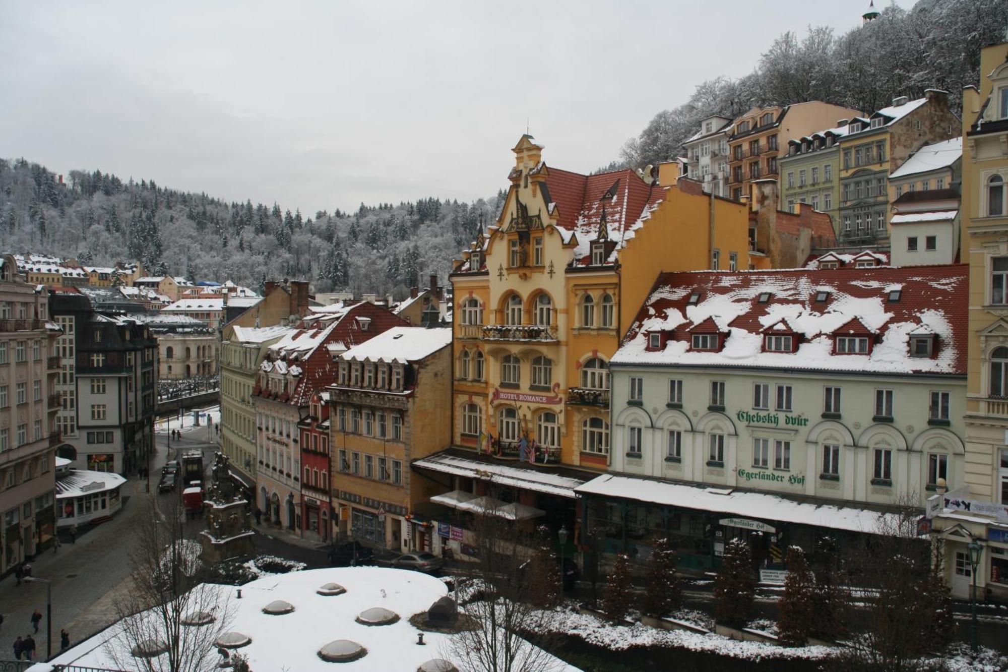 Отель Chebsky Dvur - Egerlander Hof Карловы Вары Экстерьер фото