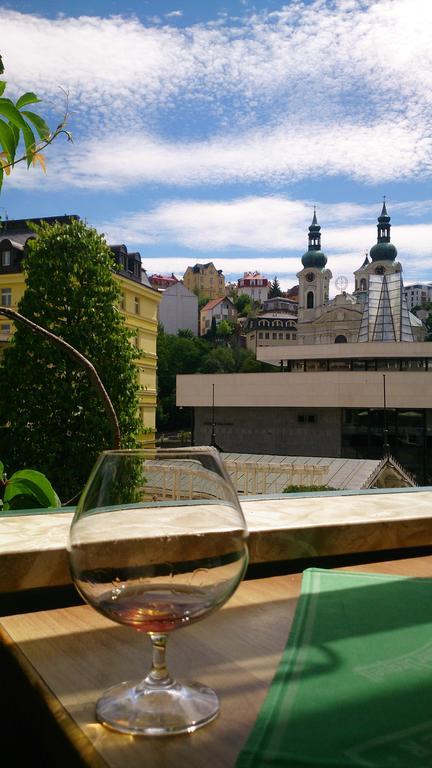 Отель Chebsky Dvur - Egerlander Hof Карловы Вары Экстерьер фото
